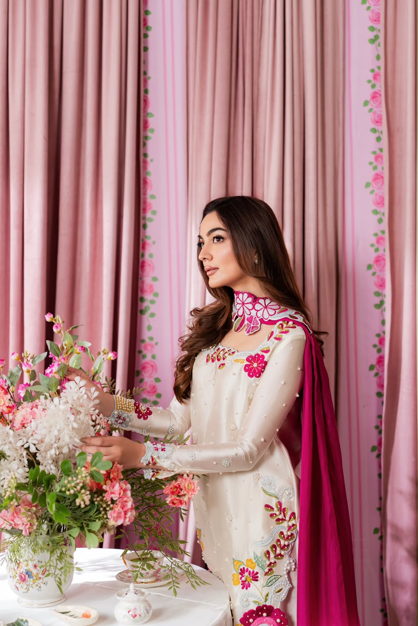 SHANZAY ANOSHY — MULTI FLORAL| 3 PC Silk