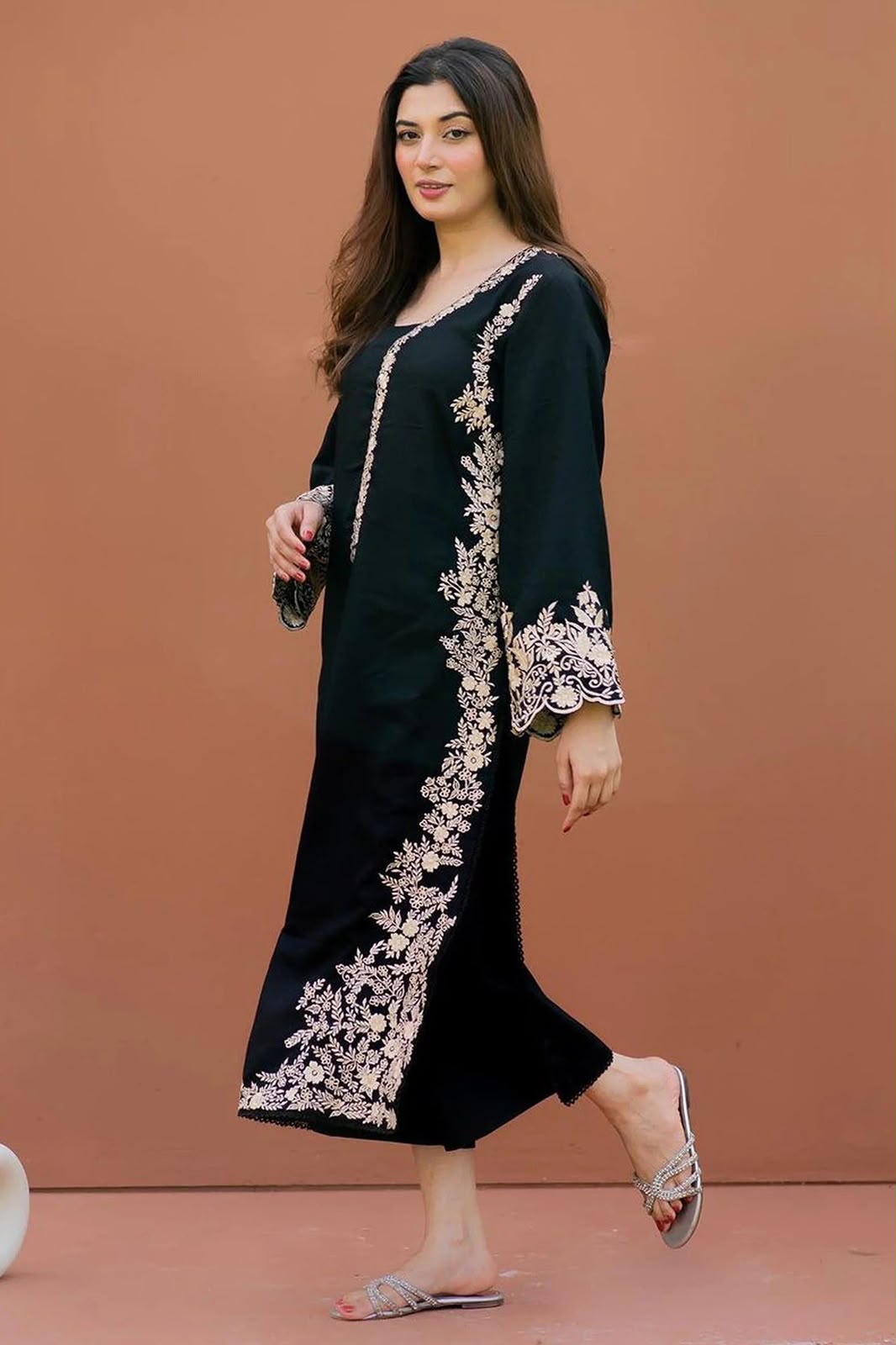 ASLING WINTER COLLECTION |
Pure Dhanak Embroidered |2-Piece Suit