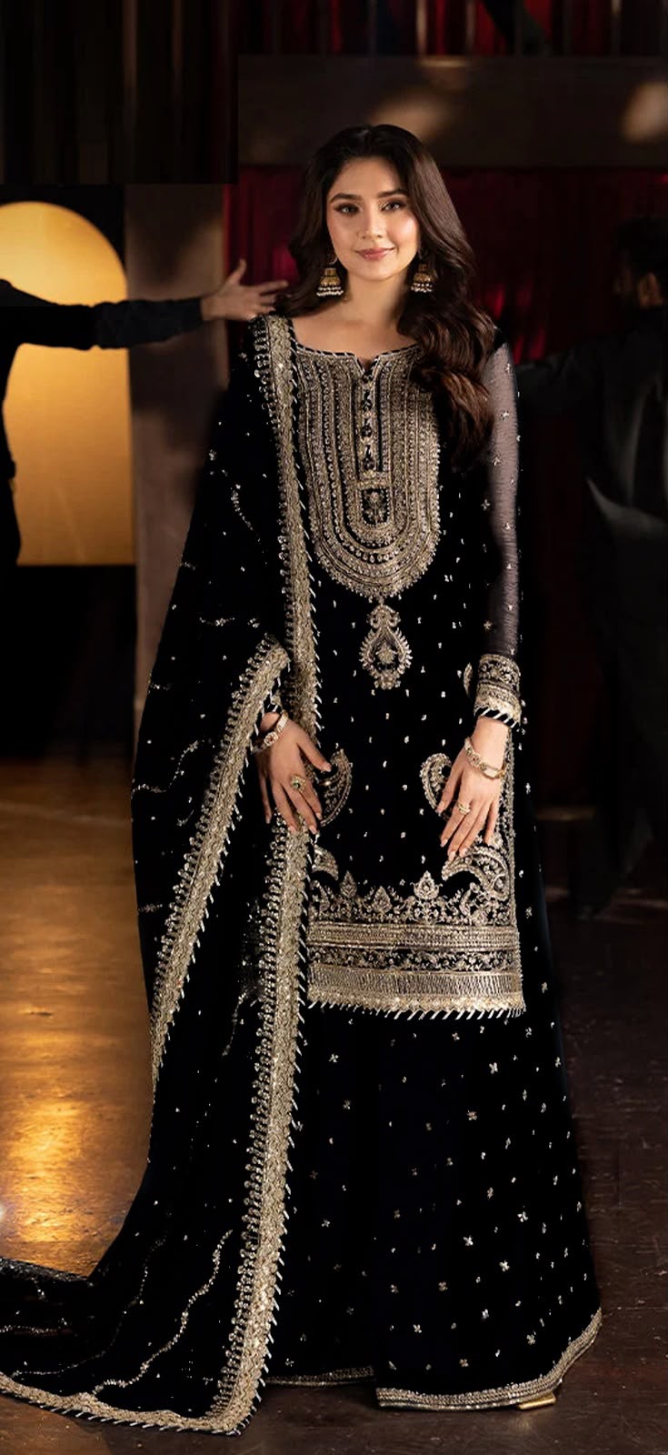 ASIM JOFA — WINTER COLLECTION 2026 
3-PIECE DHANAK EMBROIDERED SUIT
Brand Code: 3651
