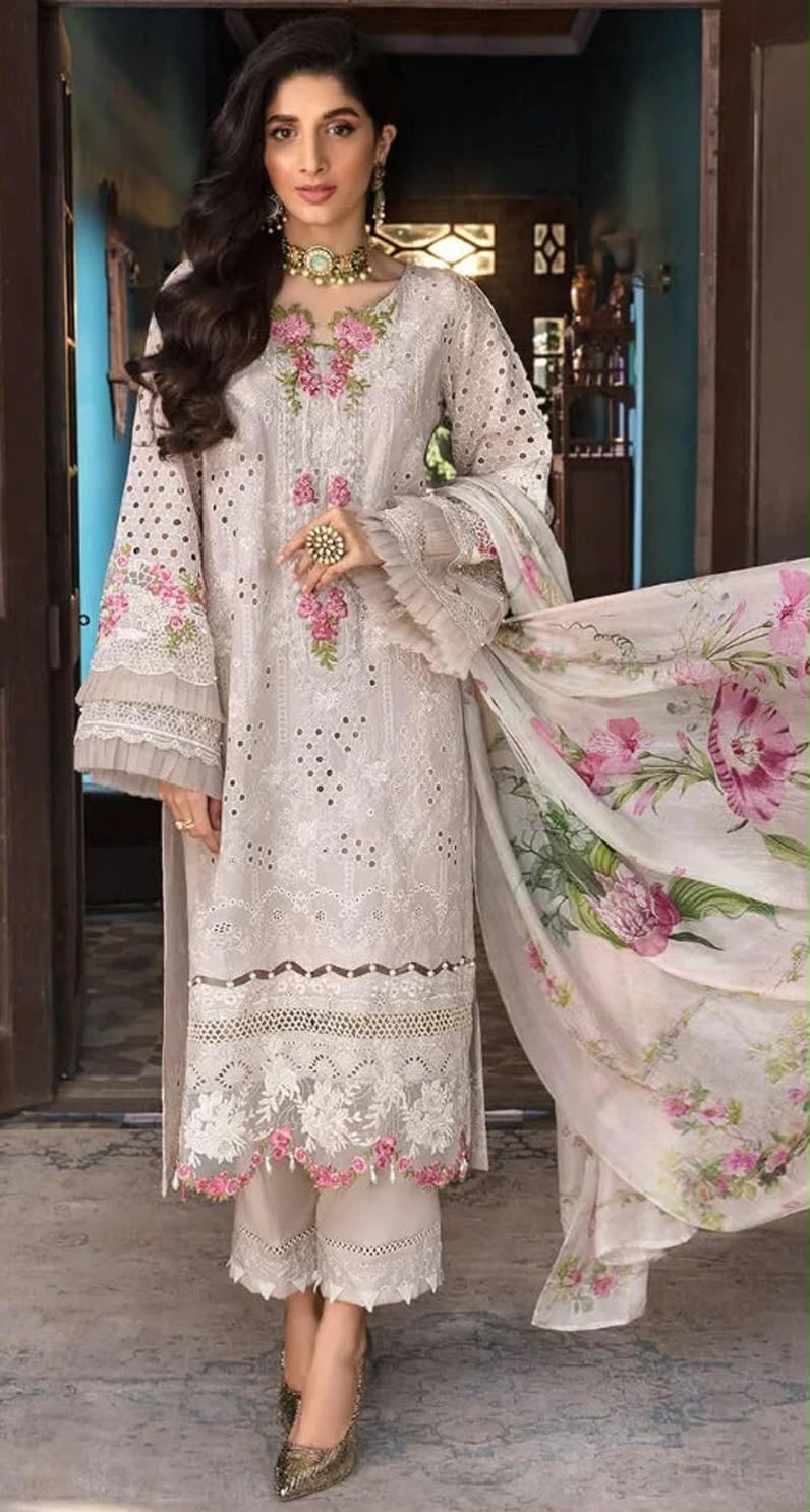 ELAF — WINTER COLLECTION 2026 
3-PIECE DHANAK EMBROIDERED SUIT
Brand Code: 121213