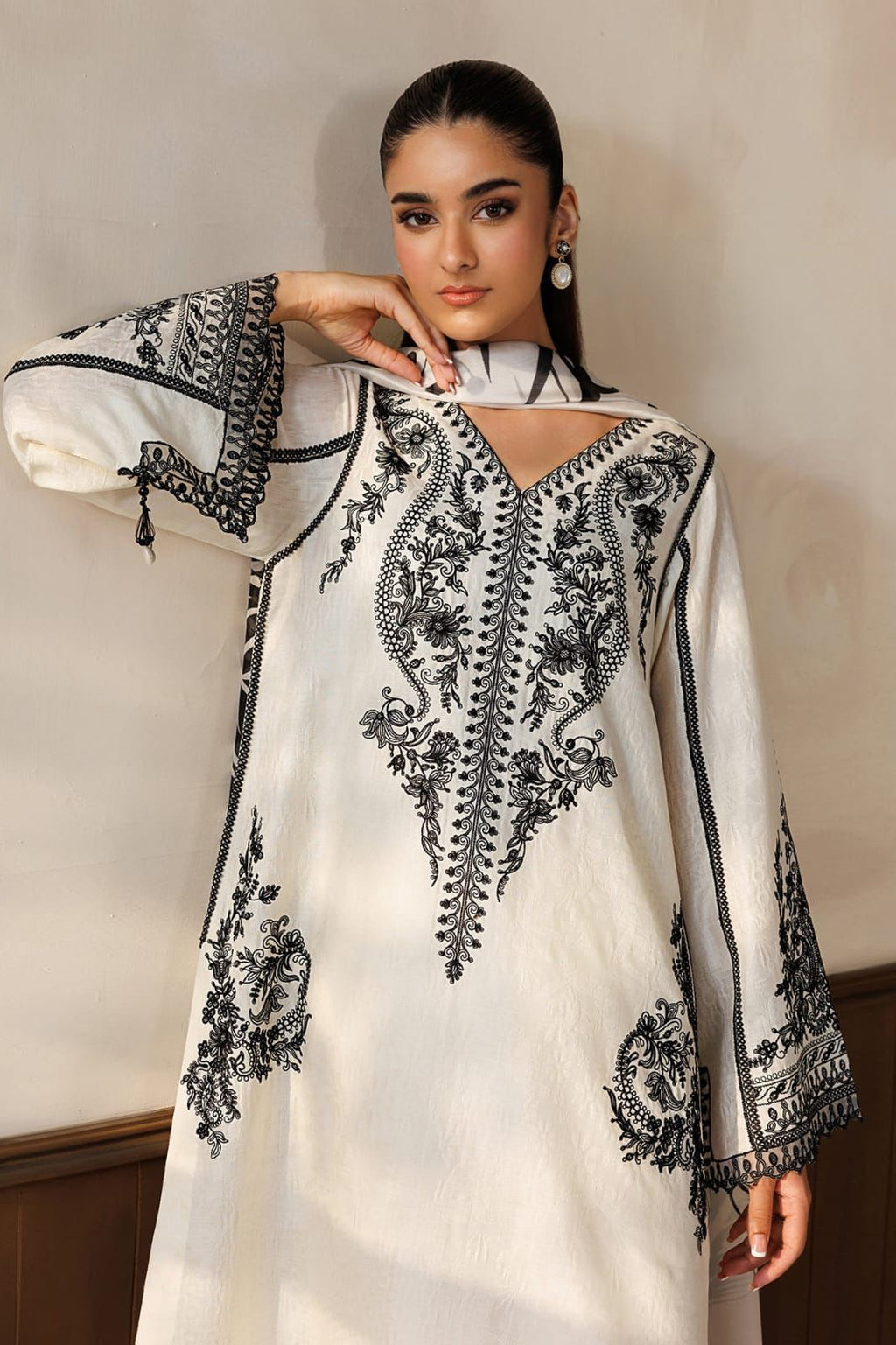 Baroque Winter Collection 2026 | 3-Piece Unstitched Suit